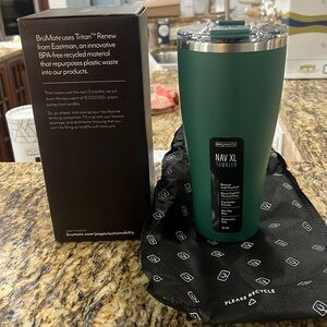 NIB Brumate Nav XL tumbler